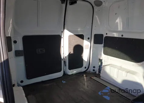 2015 Nissan Nv200 Sv z USA, uszkodzony, nr VIN 3N6CM0KN0FK716924